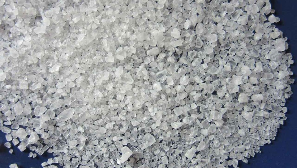 Why is Swimming Pool Chlorine So Expensive? Alternatives for a Chlorine